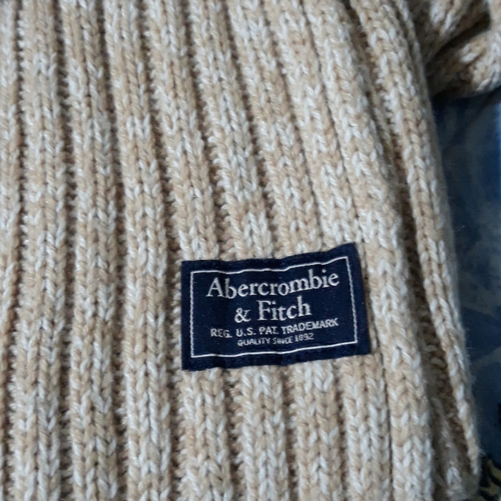 Abercrombie & Fitch scarf - Picture 2 of 3